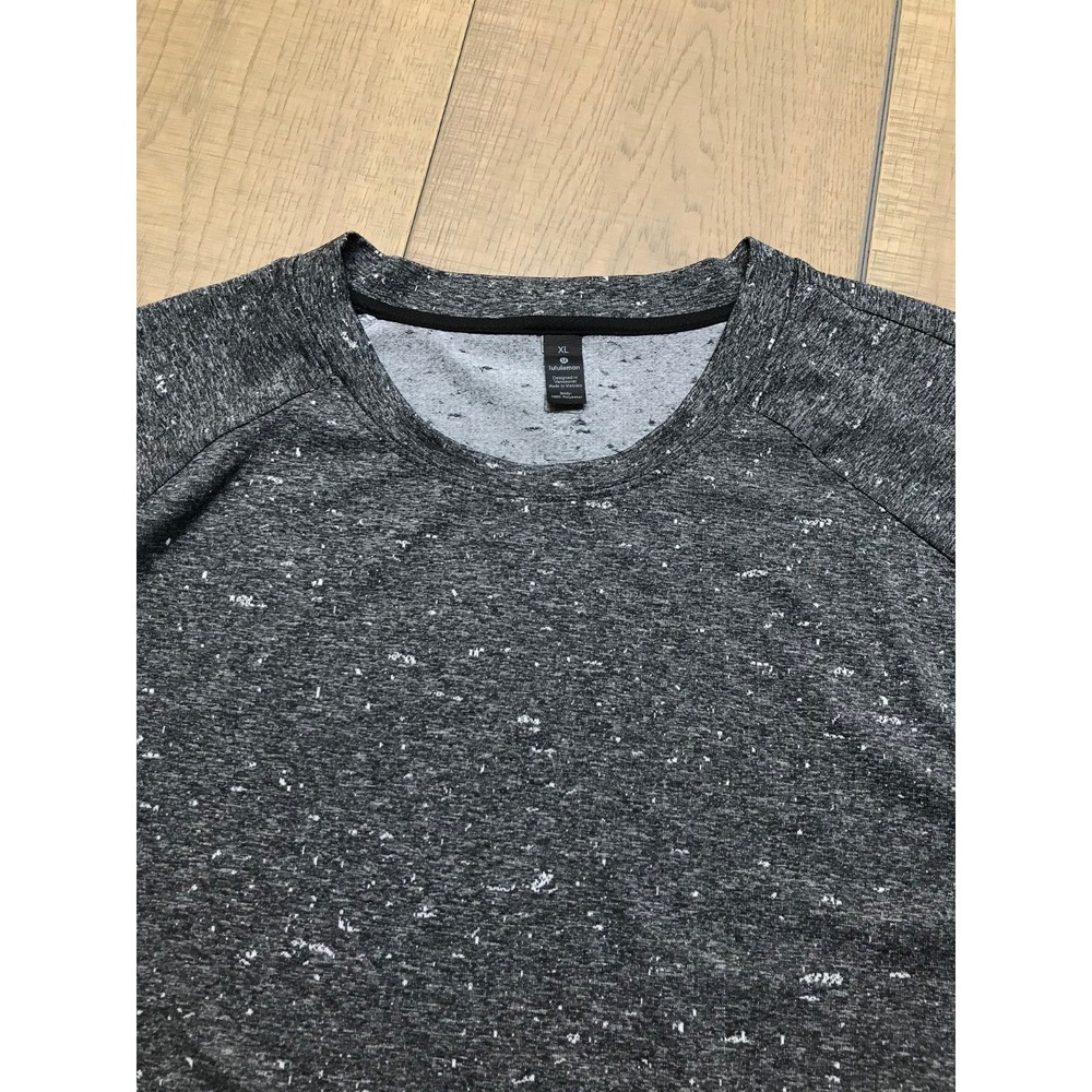Lululemon Tee Top Mens XL Black Short Sleeve Shirt Gym Run Workout Fresh Form - Picture 4 of 10